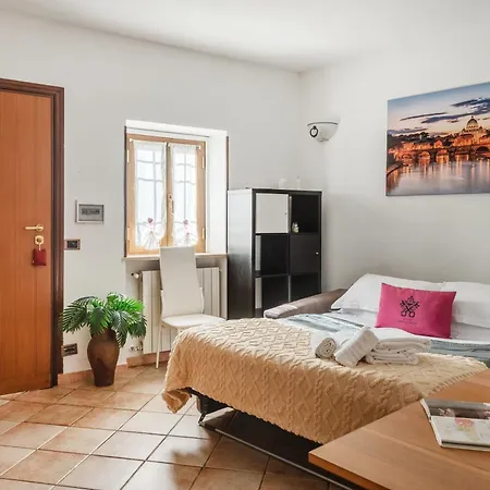 Giulia Vatican House Apartment