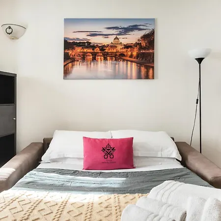 Giulia Vatican House Rom