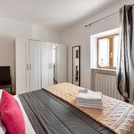 Giulia Vatican House Рим