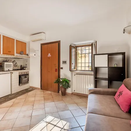 Giulia Vatican House Apartment